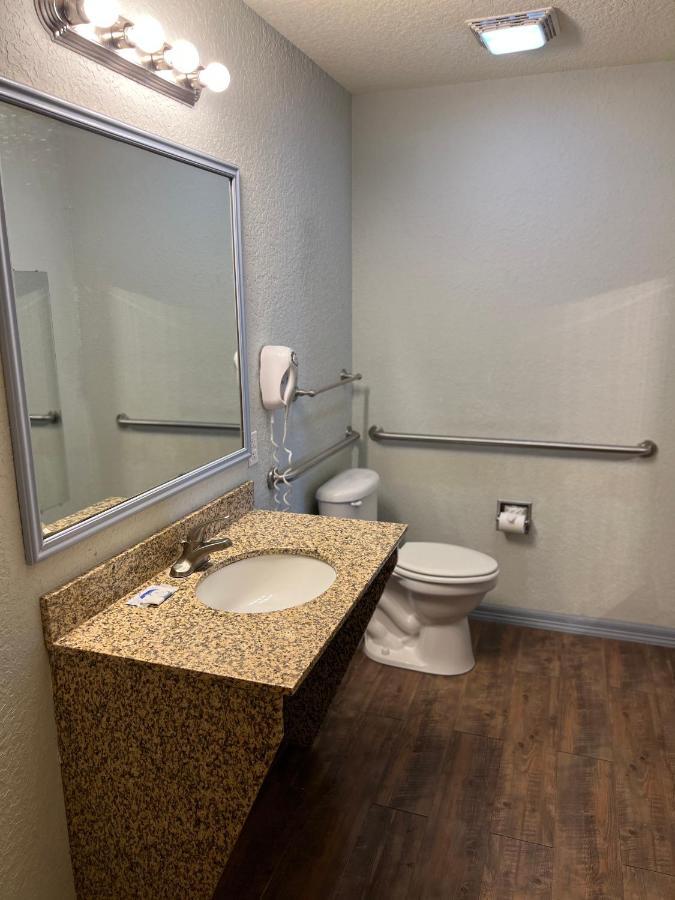 Hotel Bien Venido Pearsall Zewnętrze zdjęcie